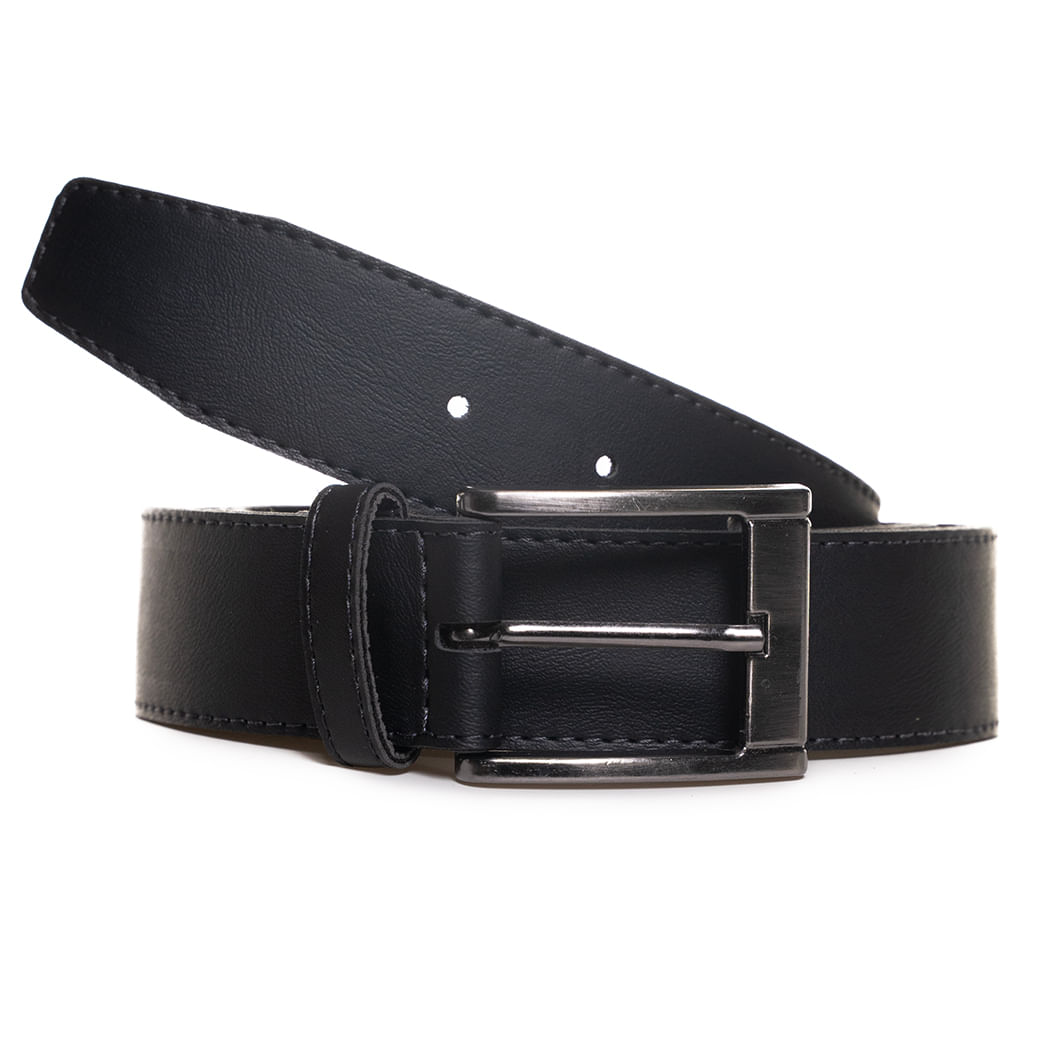 Cinto masculino Couro Mania preto em PU com fivela metálica prateada em destaque